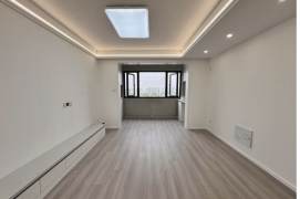 Cozy 2br apt, for rent at good price, near Korean Town, SUIS, quite close to Line 9