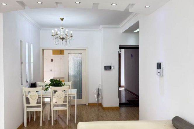 Spacious 2Brs/2Lrs/1Bt apt nr Jiangning rd,M13