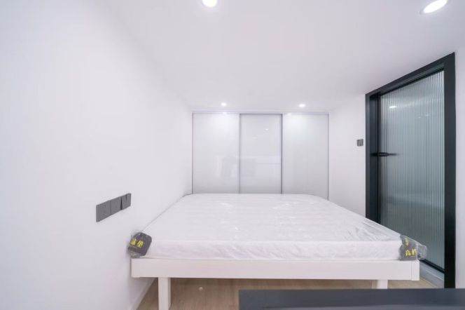Bright 1Br with cozy dec @ iapm & L1/10/12 Shanxi rd station