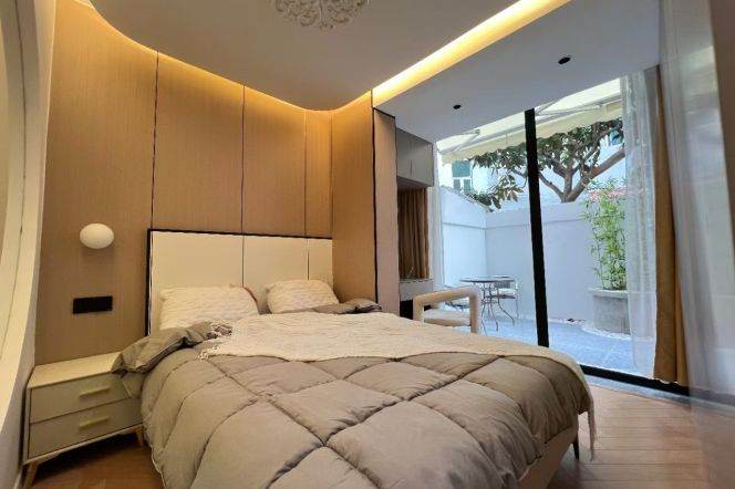 Delicate 1br Nr Jiangsu road M2/11