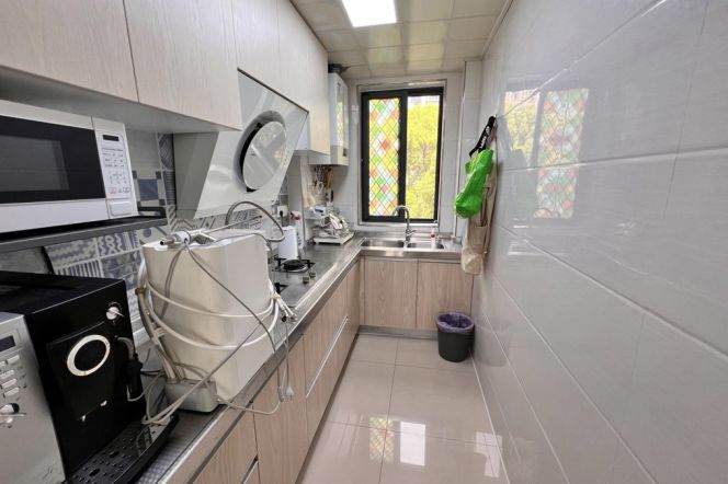 Quality 2br apt,with floor heating,close to Line 9, Korean Town,SUIS