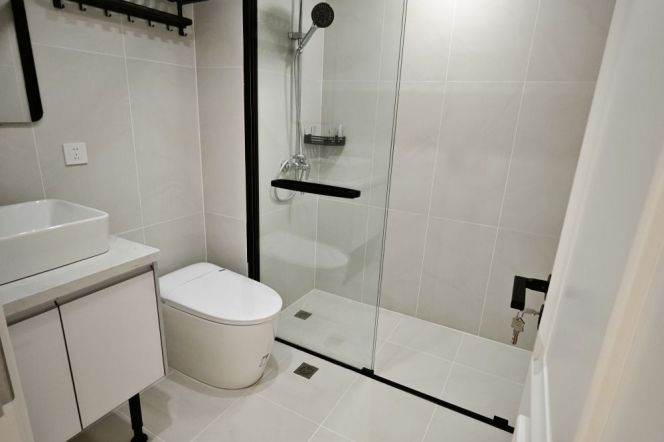 Large Living Elevator 3Brs L10/15