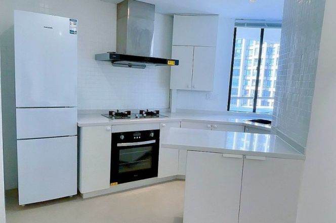 Nice View+Spacious&Bright 2Bdrs 1Bath Apt+L9/12 Jia Shan Rd+Great Compound+3 Large Balconies