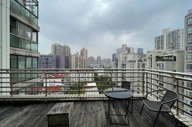 1 Big Br with Private terrace, 80 sqm, High rise building @ Changping metro L7