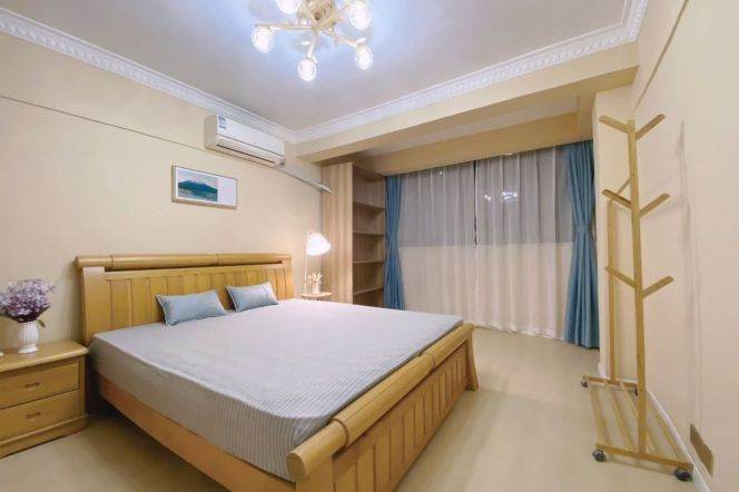 Elevator Apt 2br/1bt close to Plaza 66