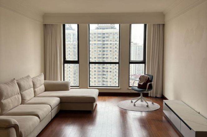 4 Brs, 2 Baths, 170 sqm, High rise Building @ Laoximen station L10