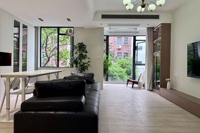 2Bdrs 1Bath Apt/Spacious&Modern/Line 3/4 W Yan'an Rd/parking /elevator