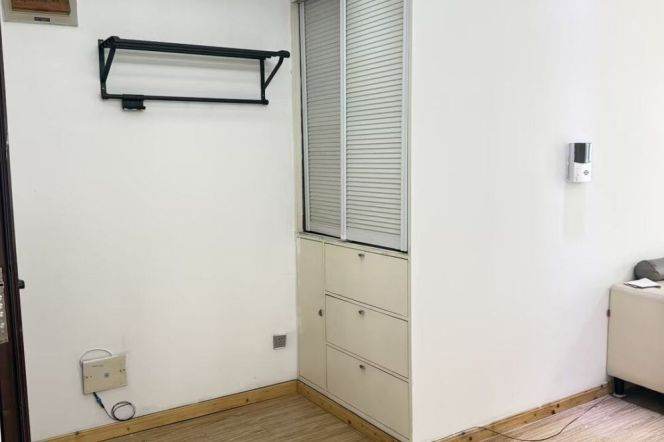 Spacious 2Brs/2Lrs/1Bt apt nr Jiangning rd,M13