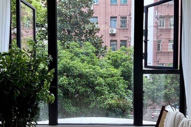 2Bdrs 1Bath Apt/Spacious&Modern/Line 3/4 W Yan'an Rd/parking /elevator