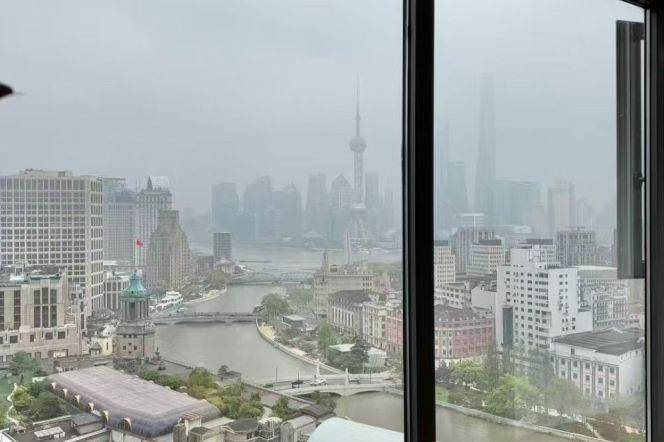 2 Brs, 2 Baths, Brand-new Dec, Floor heating/Central ac, 130 sqm @ Tiantong metro L10&12