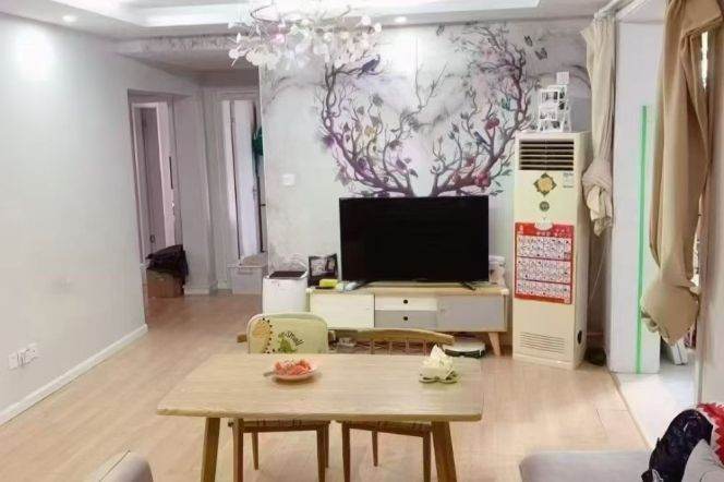 Elevator 4Brs/2Lrs/2Bts apt nr Changshou rd,M7/13