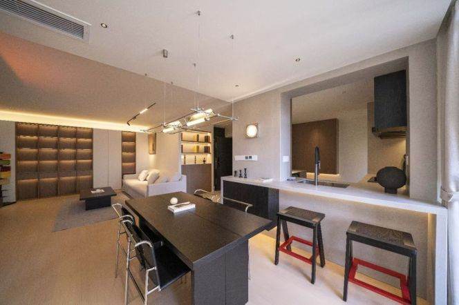 jingan temple changping rd. 3 beds 1bath decent compound 