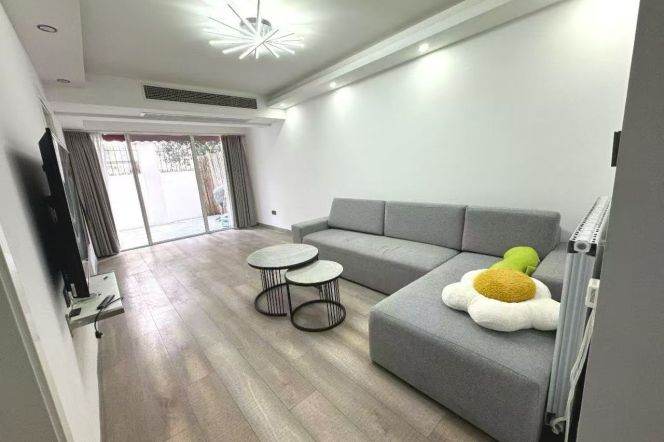 Nice 2Br+Yard @ L9/12 Jiashan rd station