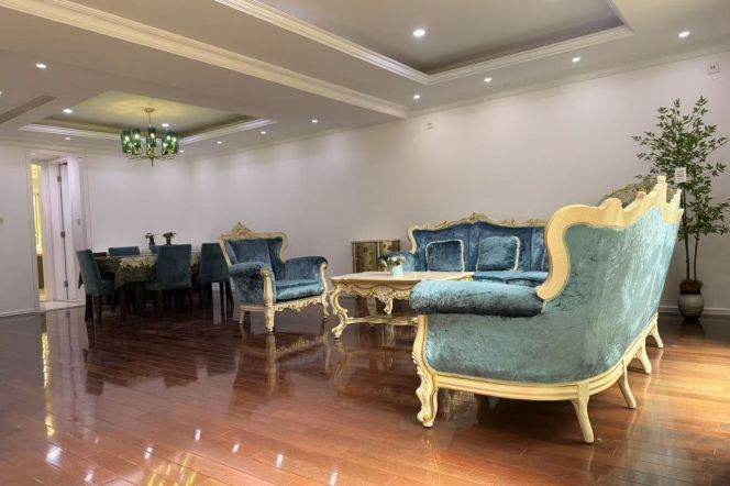 3BR 5Baths of a garden unit near line 2/10/11 Jiao'tong Uni and Shanghai Library metro