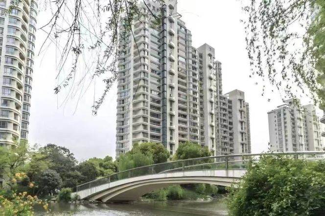 brand new 3brs floor heating big beautiful terrace beside west nan jing road CBD Line 2,12,13