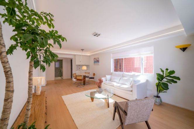 2 Brs with Open Balcony/Central ac/Wall heating, 110 sqm @ Jiangsu metro L2&11