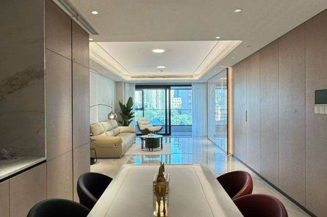 Brand new decoration 3brs with balcony and floor heating belong to People Square 