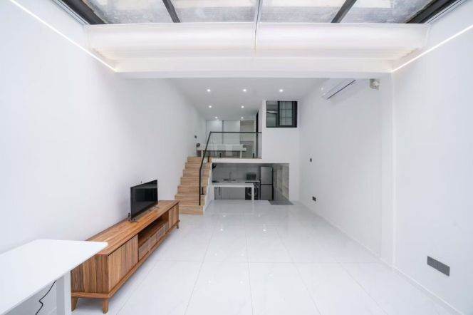 Bright 1Br with cozy dec @ iapm & L1/10/12 Shanxi rd station