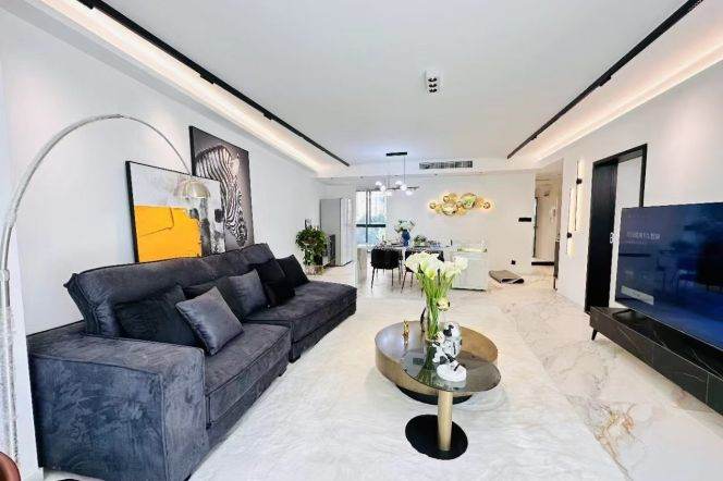 Spacious 2-brs Luxury decoration, modern design nr Hongqiao rd 