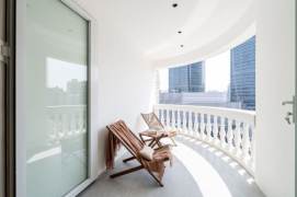 3 Brs, 2 Baths with Open Balcony/Floor heating/Central ac/Dish washer, 160 sqm @ Xujiahui station L9