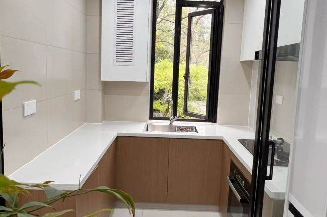 2 Brs, 1 Living room, Brand-new Dec, 110 sqm, Oven/Dryer @ Zhongshan park L2