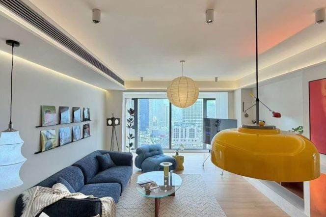 2 Brs, 2 Baths, Brand-new Dec, Floor heating/Central ac, 130 sqm @ Tiantong metro L10&12