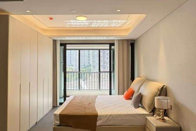 Brand new decoration 3brs with balcony and floor heating belong to People Square 