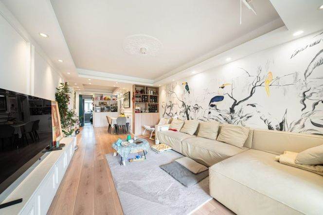 2 Brs, 2 Baths with Open Balcony/Floor heating/Central ac, 120 sqm @ Jiangsu metro L2&11