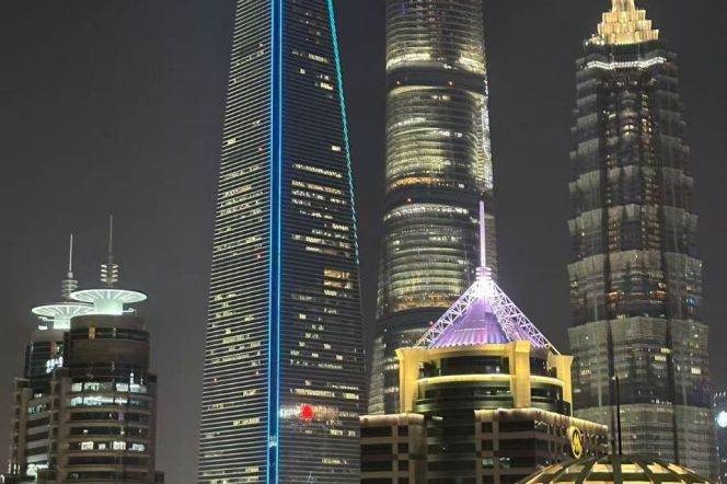  Luxury Lujiazui Residence | 230sqm, 3-Bed with Panoramic Skyline Views