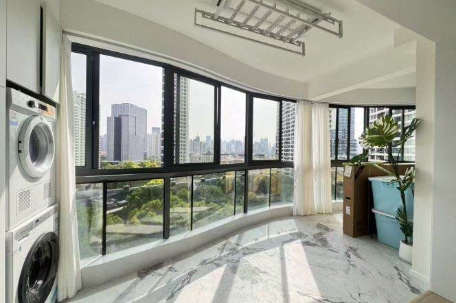 Modern 3brs with floor heatimg and balcony belong to Lujizui 