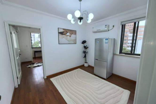 Changshou rd 1BR apartment