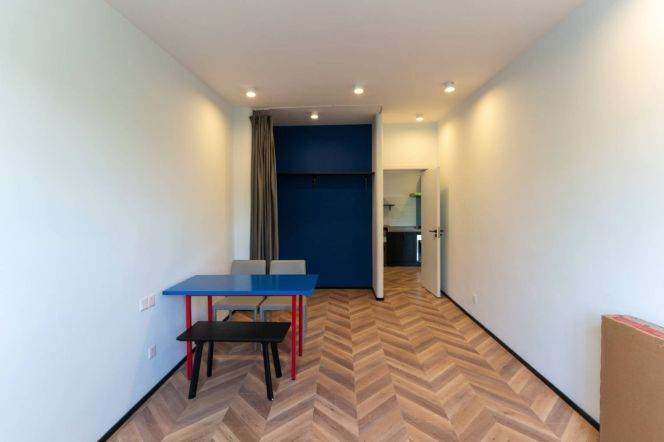 Nice Apt in Wukang Road 