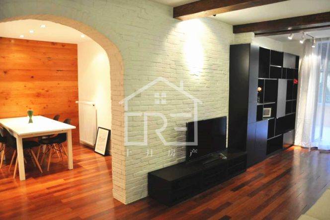 Big yard 1+1bedroom Apt+wall heating+oven@Line1 Hengshan Rd