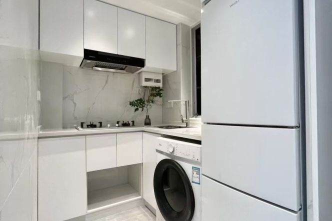 Zhongshan park elevator 1RB apartment