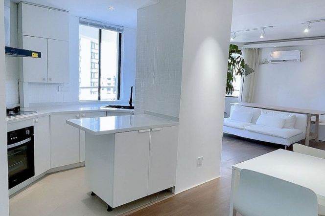 Rare Balcony 2br Flat in Phoenix Tree Garden 