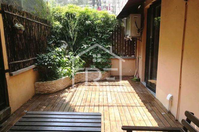 Big yard 1+1bedroom Apt+wall heating+oven@Line1 Hengshan Rd