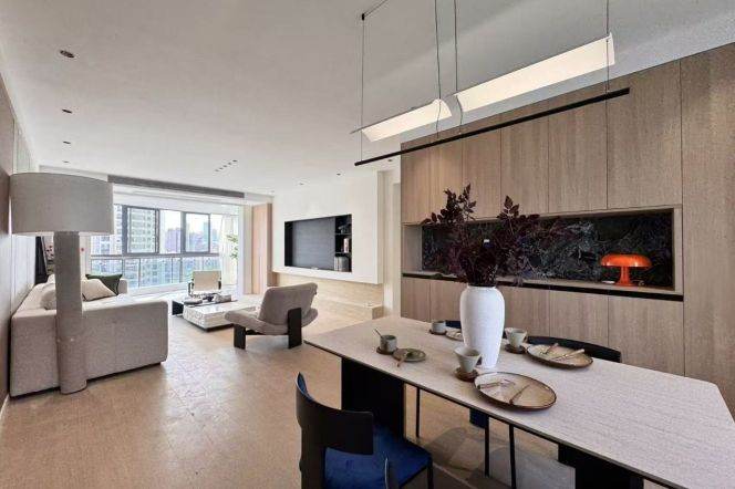 Modern 3brs with floor heatimg and balcony belong to Lujizui 