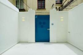 loft style 1br old apt with Yard in Xuhui L1/9/10/11 