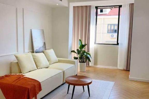 Sunny one bedroom Apt+Floor heating+central AC+oven near L14 Wuding Rd