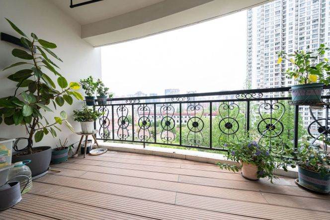 Jiangsu Rd Station Elevator 2Br/2Bath with Open Balcony Line2/11