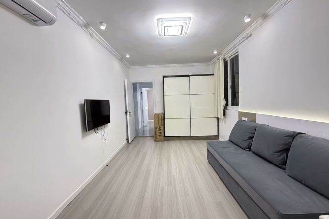 jiangning rd 1BR/big living room@L13
