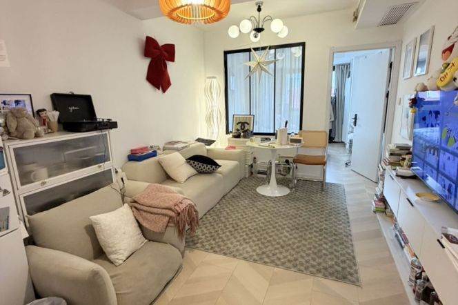 6.2k Clean 1Br Nr Jiagnsu Rd.line 2/11