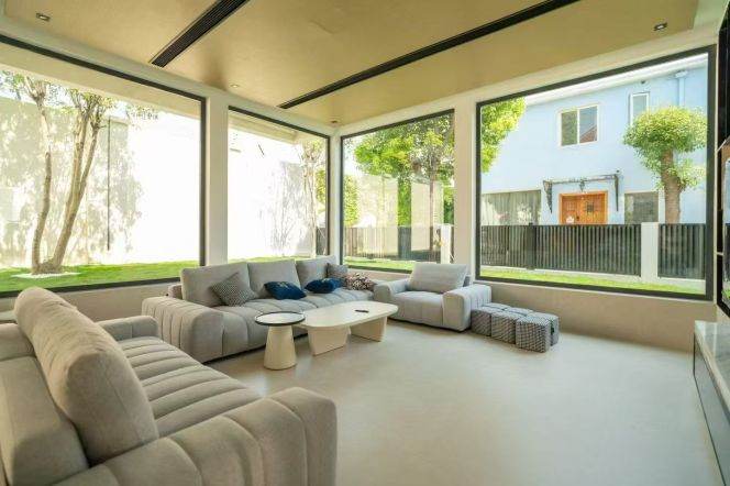 Brand new decoration 6brs with floor heating and terrace easy access to German&French School