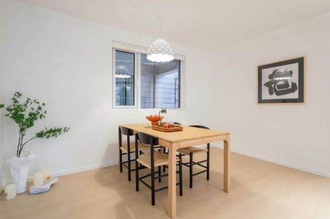 Super bright & Modern 2br apt at Jingan bar street floor heating oven & dishwasher