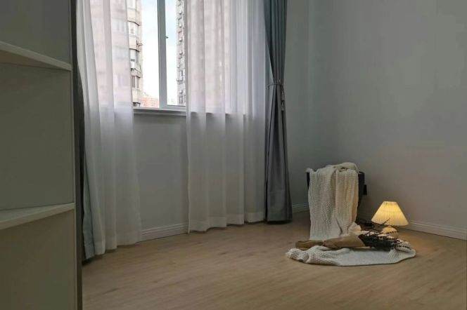 jiangsu rd elevator 2Br/big living room@L2/11