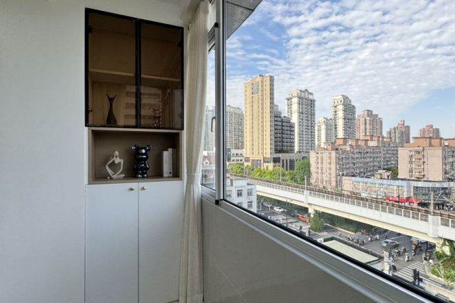 Modern&Bright&New 2BR | Zhongshan Park Metro L2/3/4 | Great view + Elevator 9.8K