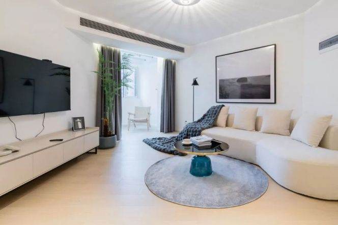 Super bright & Modern 2br apt at Jingan bar street floor heating oven & dishwasher