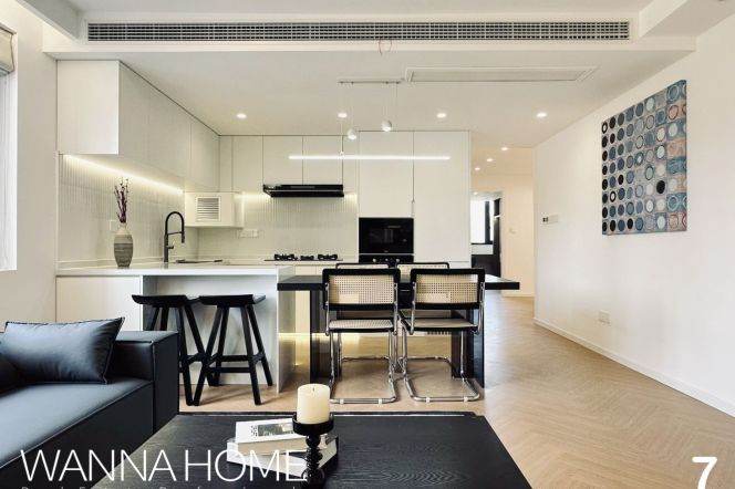 Attractive Balcony/Jiashan Rd/Huge Living+Dining/Huge Walk-in Closet/Large Storages/Cozy3+1br2bt