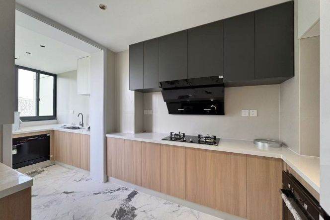 Modern 3brs with floor heatimg and balcony belong to Lujizui 