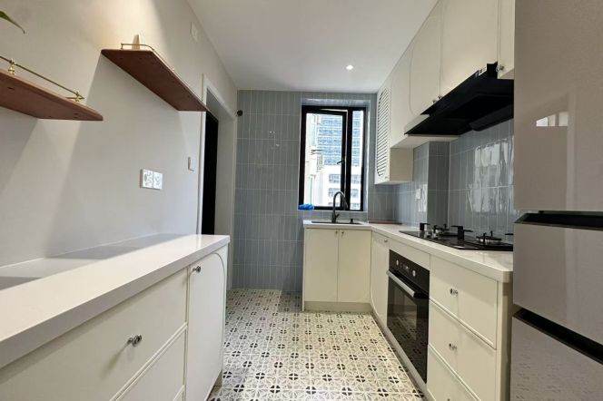 West Nanjing rd elevator 1BR apartment